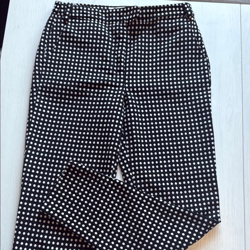 Abercrombie & Fitch Black and White Polka Dot Chinos Size 0